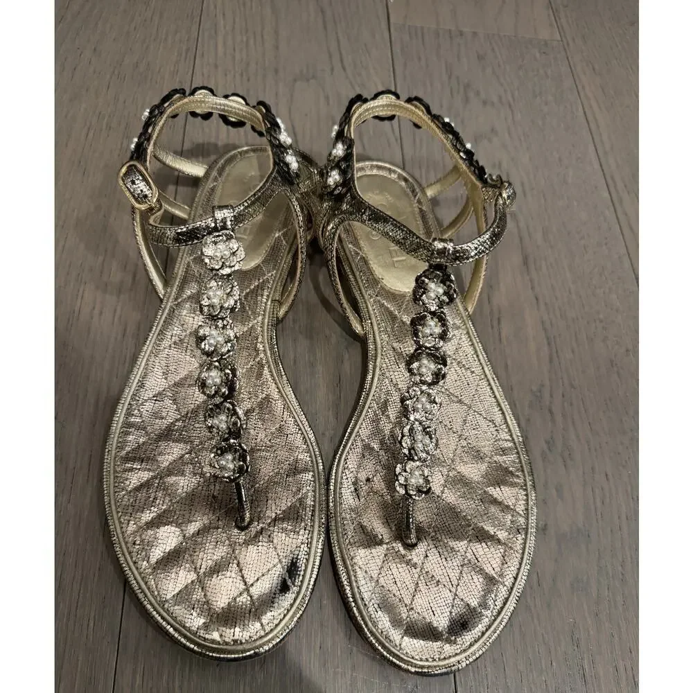 Chanel 38C Pewter Silver Oxidized Silver Thong Sandals Pearl Flower Camellia